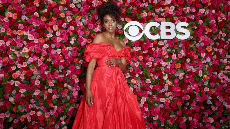 Illustration for article titled The Flower Wall On the Tony Awards Red Carpet Upstaged Everyone But These People
